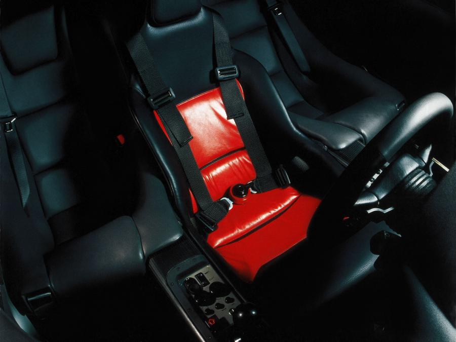 Интерьер McLaren F1 Clinic Model 1992 года  (фото 7 из 16)